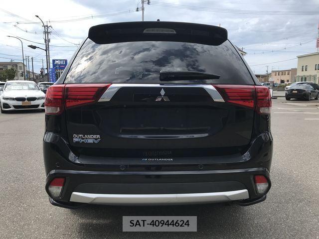 Mitsubishi OUTLANDER PHEV 2016-02 393168-6