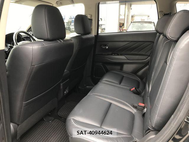 Mitsubishi OUTLANDER PHEV 2016-02 393168-12