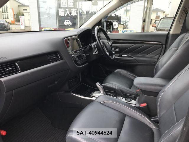 Mitsubishi OUTLANDER PHEV 2016-02 393168-11