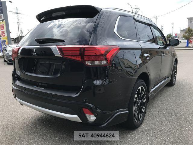 Mitsubishi OUTLANDER PHEV 2016-02 393168-2