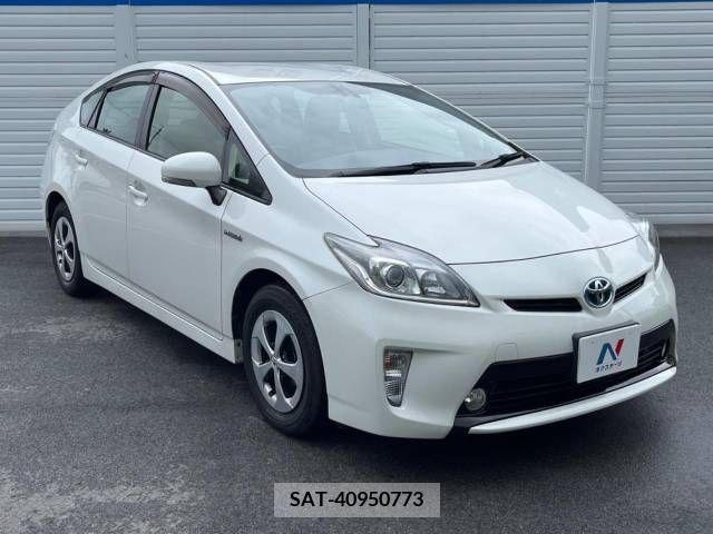Toyota PRIUS 2014-01 351655-15