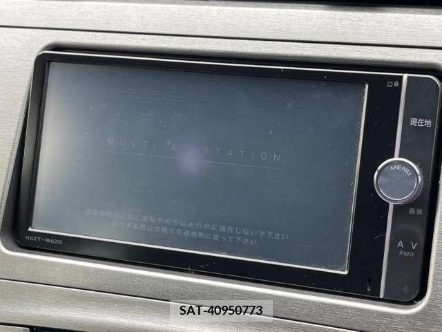 Toyota PRIUS 2014-01 351655-2