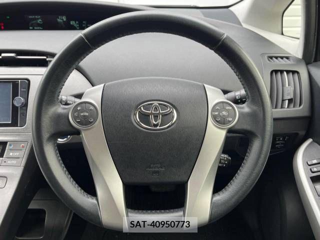 Toyota PRIUS 2014-01 351655-10