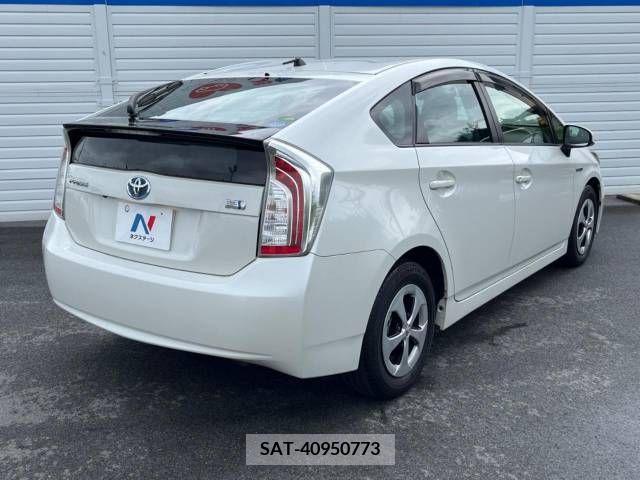 Toyota PRIUS 2014-01 351655-16