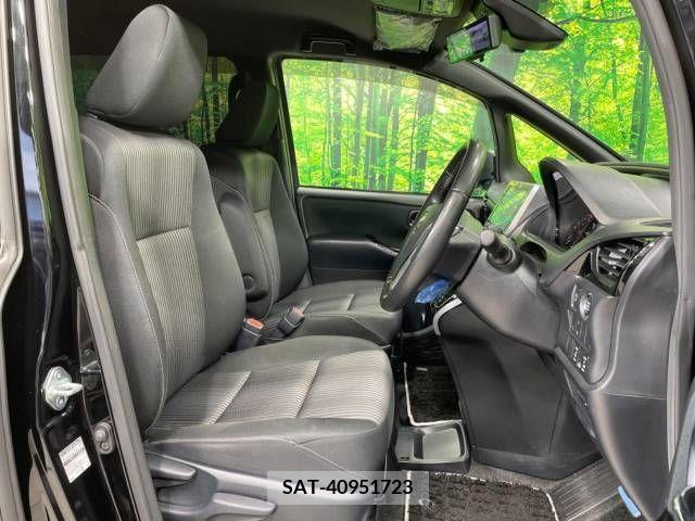 Toyota VOXY 2019-03 346288-8
