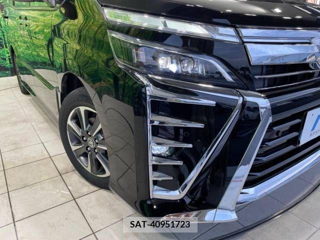 Toyota VOXY 2019-03 346288-12