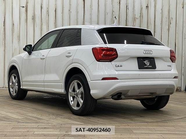 Audi Q2 2017-12 220551-16