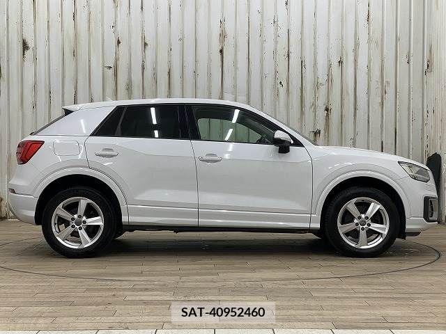 Audi Q2 2017-12 220551-13