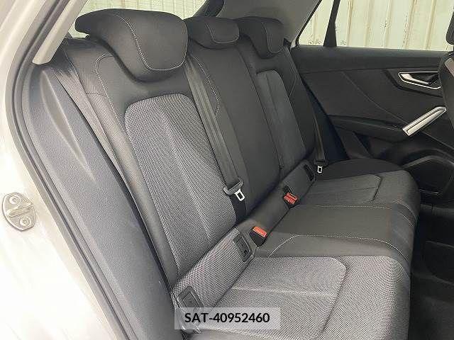 Audi Q2 2017-12 220551-9