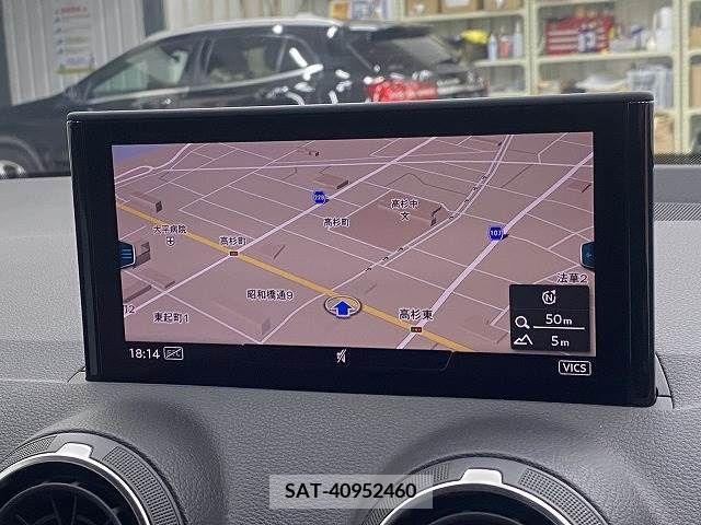 Audi Q2 2017-12 220551-2