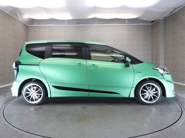 Toyota SIENTA 2016-10 183318-22