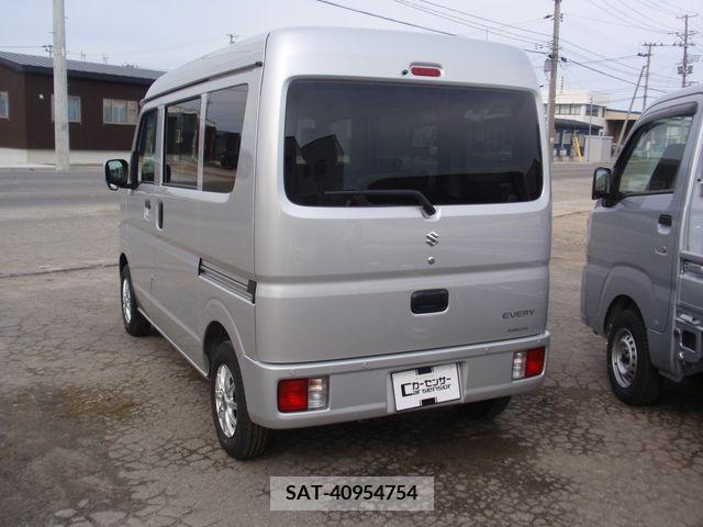 Suzuki EVERY 2023-09 268991-4