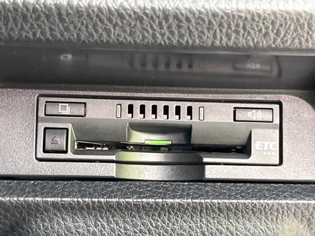 Toyota NOAH 2018-06 186786-5
