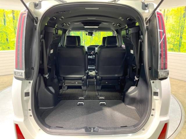 Toyota NOAH 2018-06 186786-11
