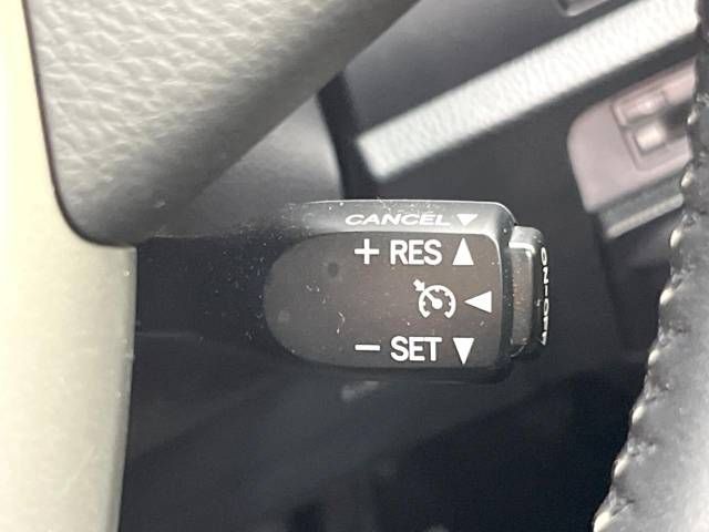 Toyota NOAH 2018-06 186786-6