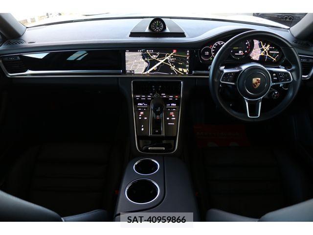 Porsche PANAMERA 2018-03 209567-1