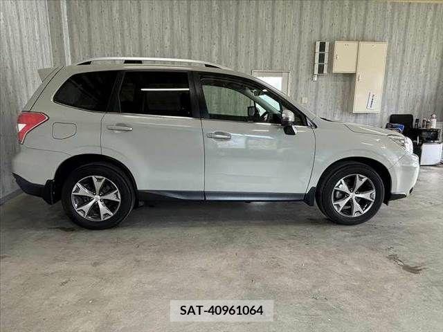 Subaru FORESTER 2015-08 390936-9