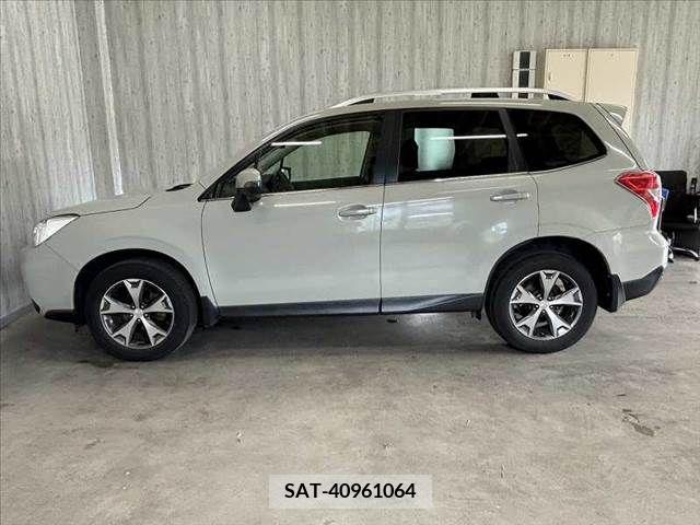 Subaru FORESTER 2015-08 390936-10