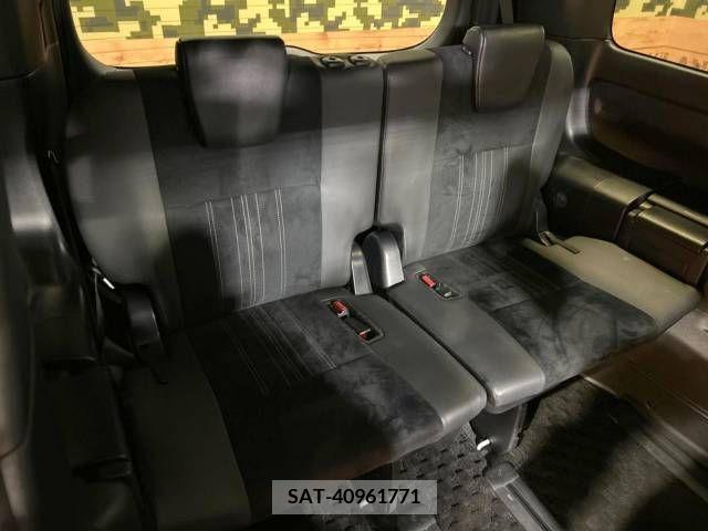 Toyota ESQUIRE 2019-11 220559-10