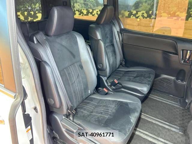 Toyota ESQUIRE 2019-11 220559-9
