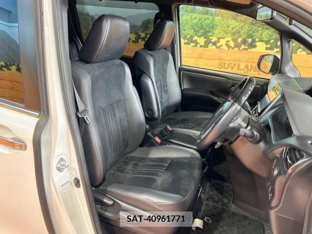 Toyota ESQUIRE 2019-11 220559-8