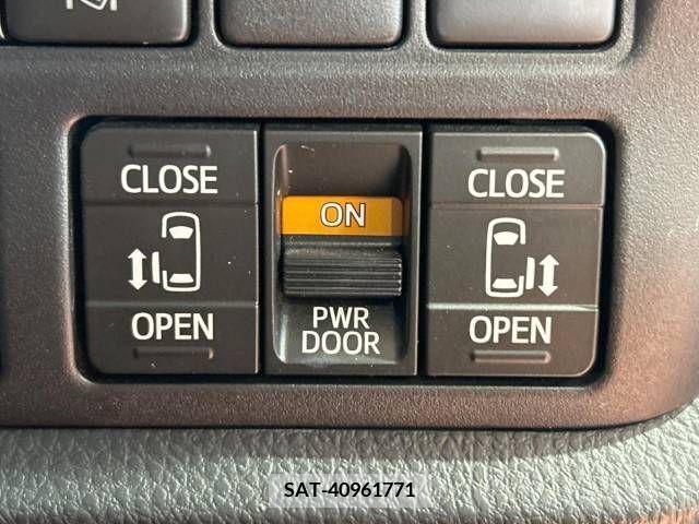 Toyota ESQUIRE 2019-11 220559-6