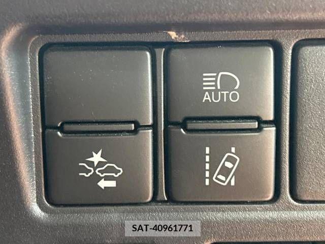 Toyota ESQUIRE 2019-11 220559-5