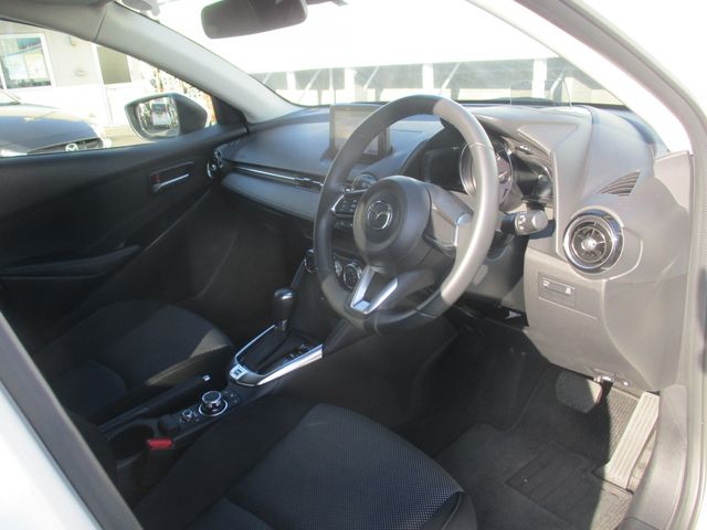 Mazda DEMIO 2017-06 20847-1