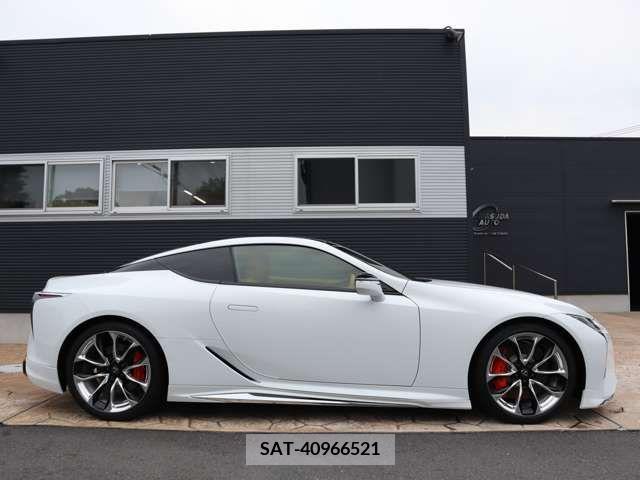 Lexus LC 2022-10 304804-3