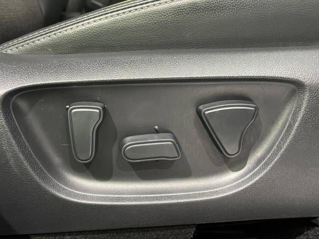 Toyota YARIS CROSS 2022-10 13513-6