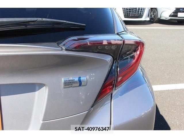 Toyota C-HR 2017-11 372257-11
