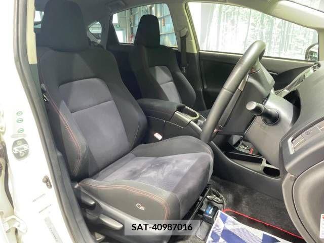 Toyota PRIUS 2012-03 393435-7