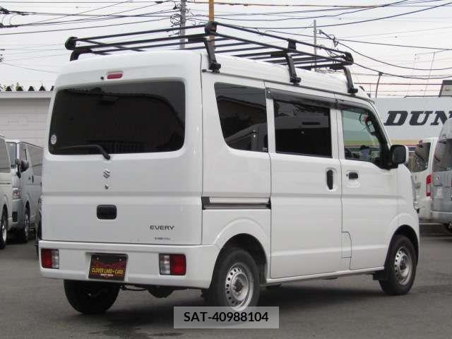 Suzuki EVERY 2022-05 268849-4