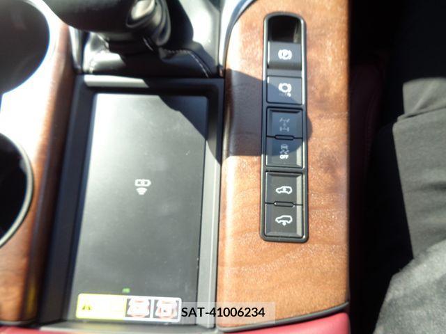 Lexus LX 2023-01 210174-17