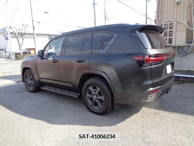 Lexus LX 2023-01 210174-2
