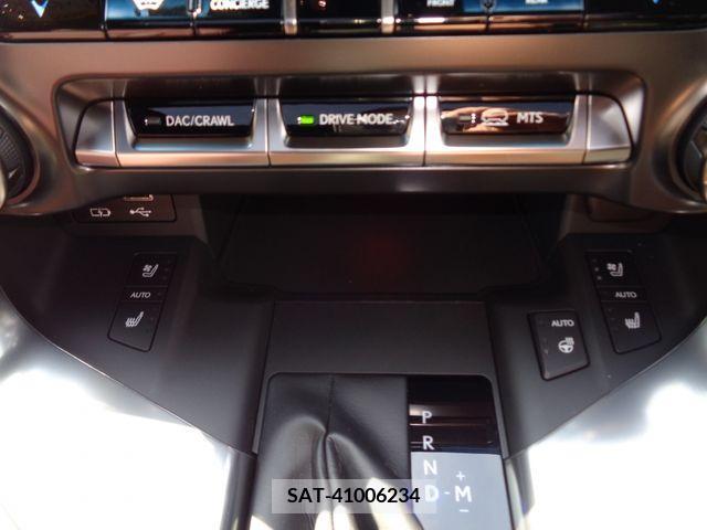Lexus LX 2023-01 210174-16