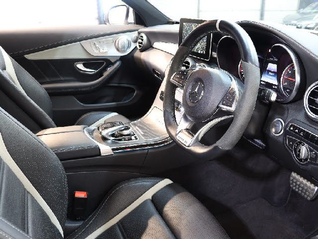 Amg C-CLASS 2017-01 25380-11
