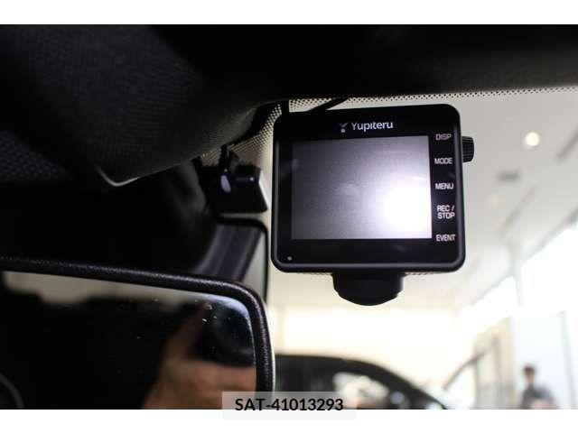 Renault LUTECIA 2021-03 210786-9