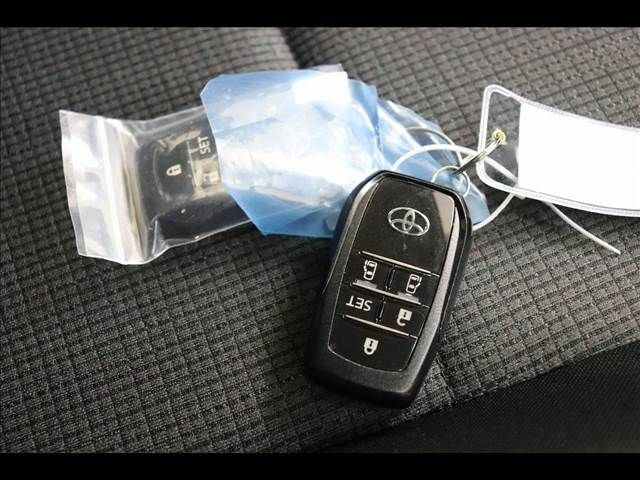 Toyota SIENTA 2020-06 21537-4