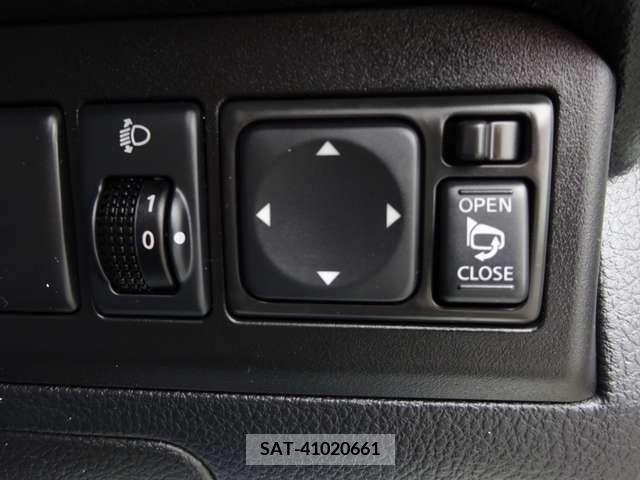 Nissan NOTE 2009-11 230459-17