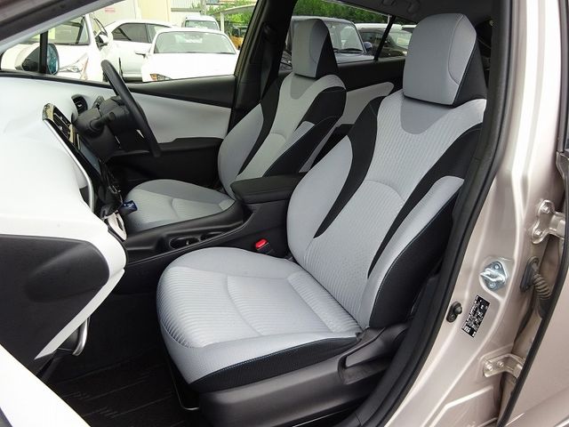 Toyota PRIUS 2017-08 10285-18