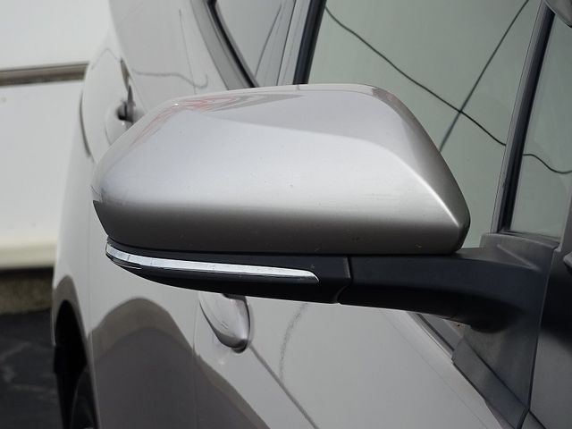 Toyota PRIUS 2017-08 10285-9