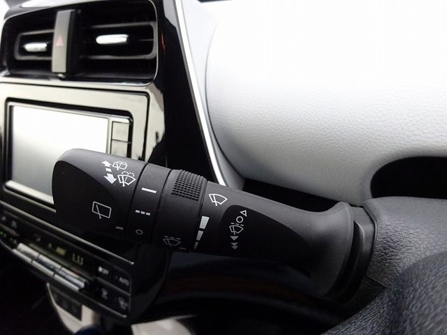 Toyota PRIUS 2017-08 10285-23