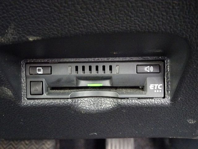 Toyota PRIUS 2017-08 10285-28