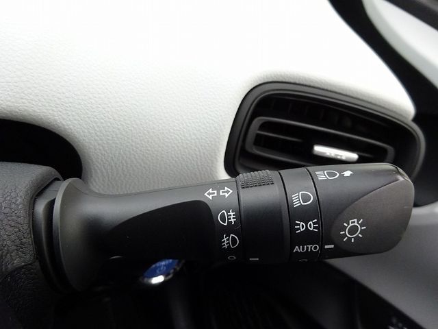 Toyota PRIUS 2017-08 10285-24