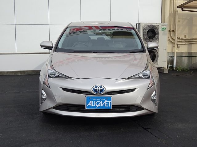 Toyota PRIUS 2017-08 10285-1