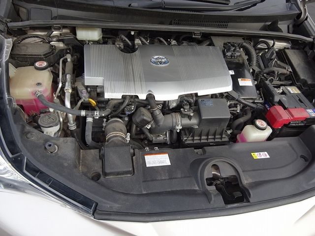 Toyota PRIUS 2017-08 10285-11