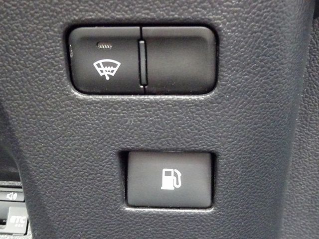 Toyota PRIUS 2017-08 10285-26