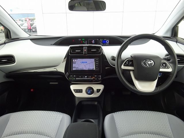 Toyota PRIUS 2017-08 10285-17