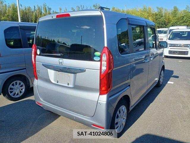 Honda N BOX 2020-07 364389-1